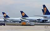 016 Boeing 747 Hannover rollt am Frachtbereich vorbei.jpg