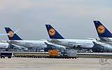019 Boeing 747 Hannover rollt am Frachtbereich vorbei.jpg